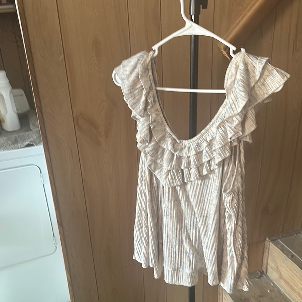 Express Cream Flutter Sleeve Ruffled Tunic - Picture 3 of 4